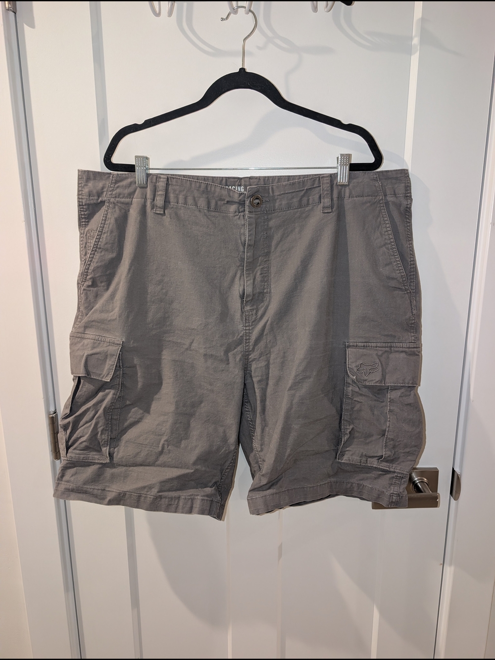 Fox Men's Gray Cargo Shorts - Classic Utility Style Inseam 9in